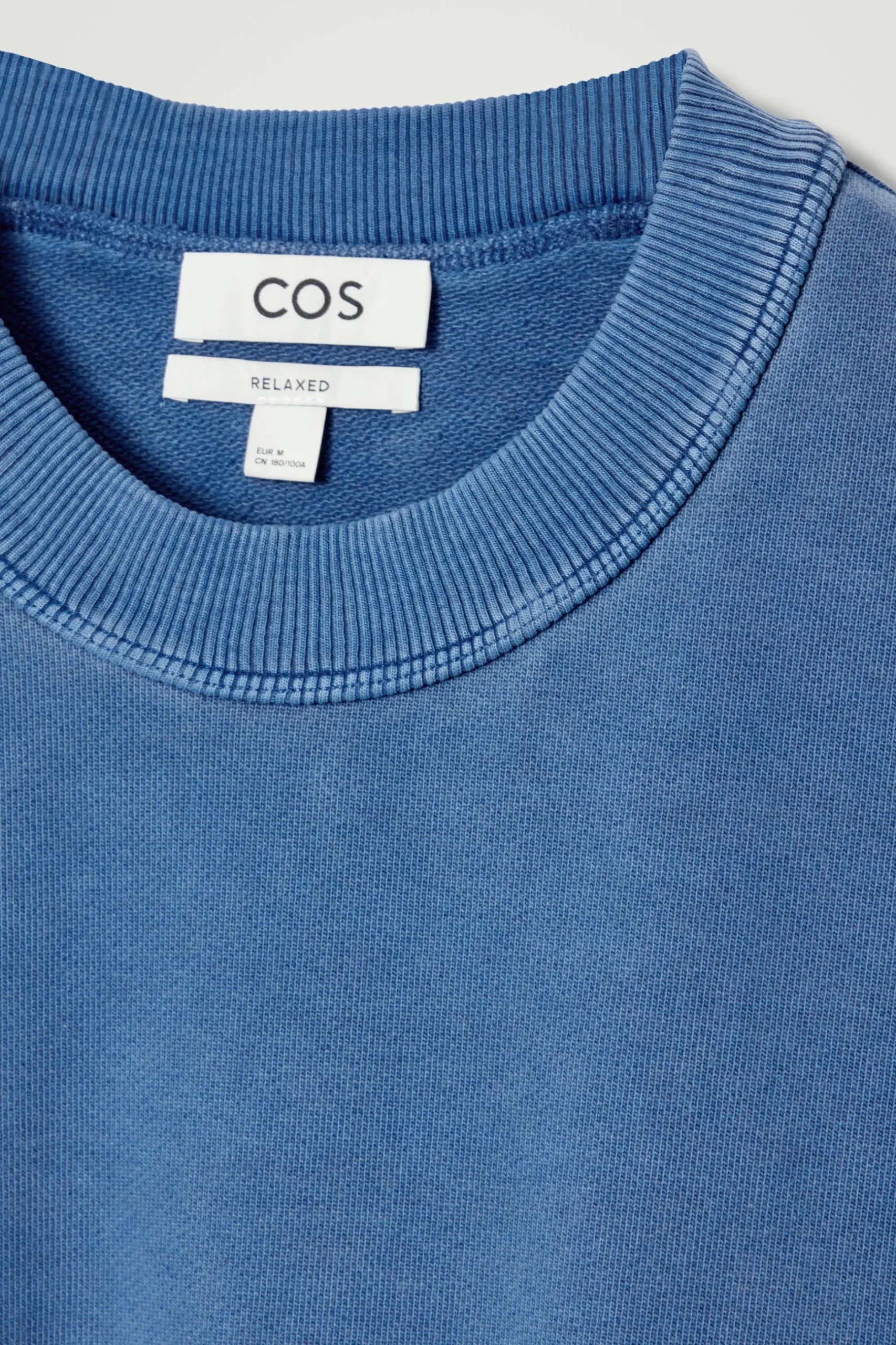Discount COS BLUZA ZE SPRANEJ BAWEŁNY – RELAXED FIT Niebieski