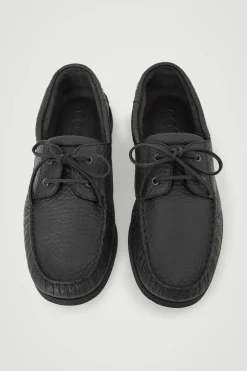 Sale COS BUTY ŻEGLARSKIE Z ZIARNISTEJ SKÓRY Czarny