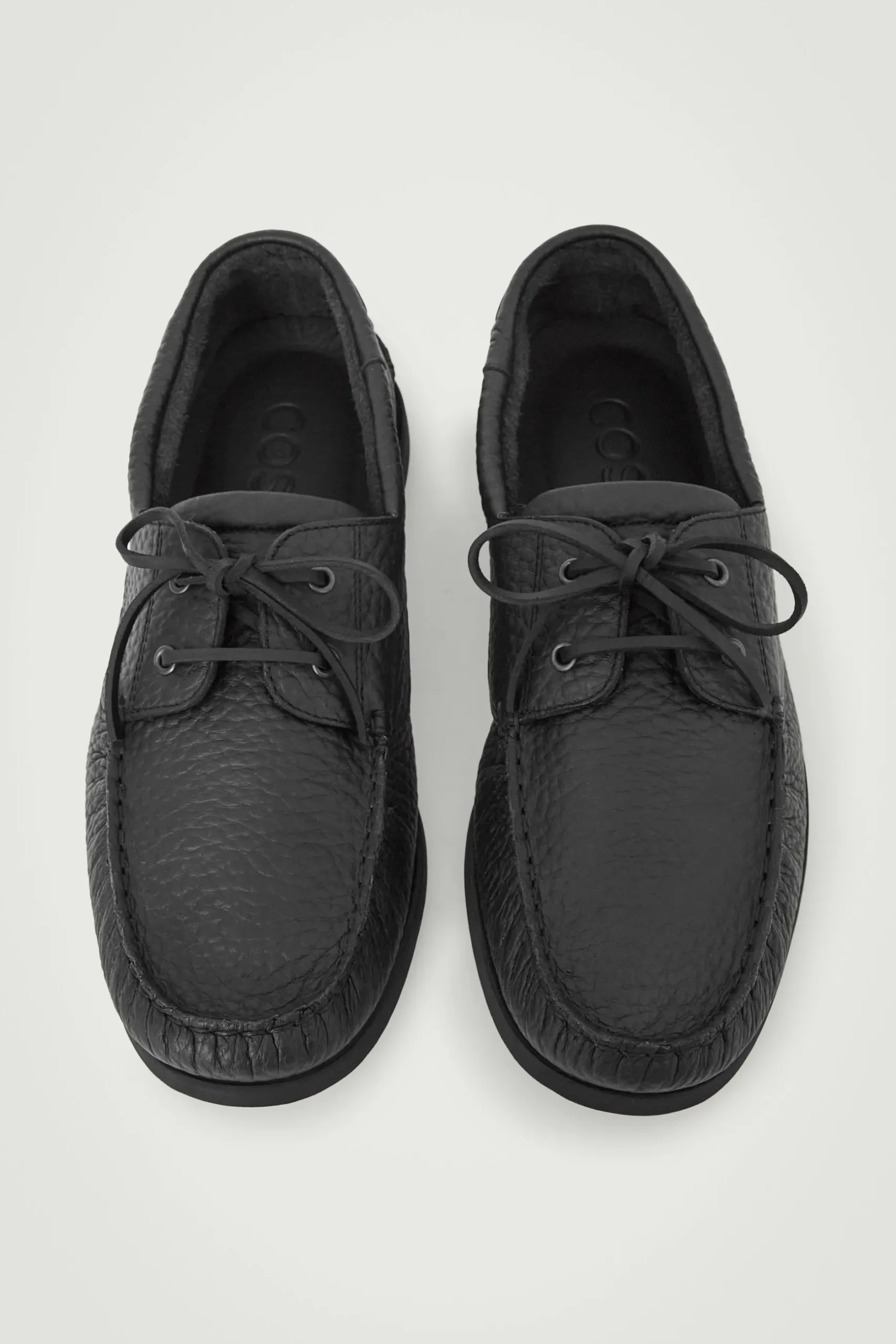 Sale COS BUTY ŻEGLARSKIE Z ZIARNISTEJ SKÓRY Czarny