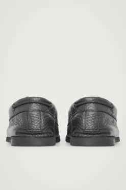 Sale COS BUTY ŻEGLARSKIE Z ZIARNISTEJ SKÓRY Czarny