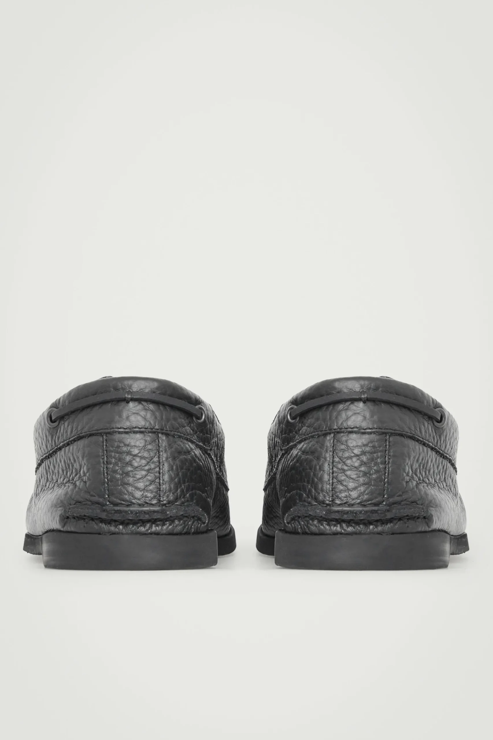 Sale COS BUTY ŻEGLARSKIE Z ZIARNISTEJ SKÓRY Czarny
