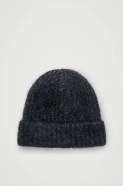 New COS CZAPKA BEANIE Z PRĄŻKOWANEJ DZIANINY Z MOHEREM Czarny