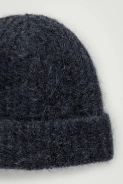 New COS CZAPKA BEANIE Z PRĄŻKOWANEJ DZIANINY Z MOHEREM Czarny