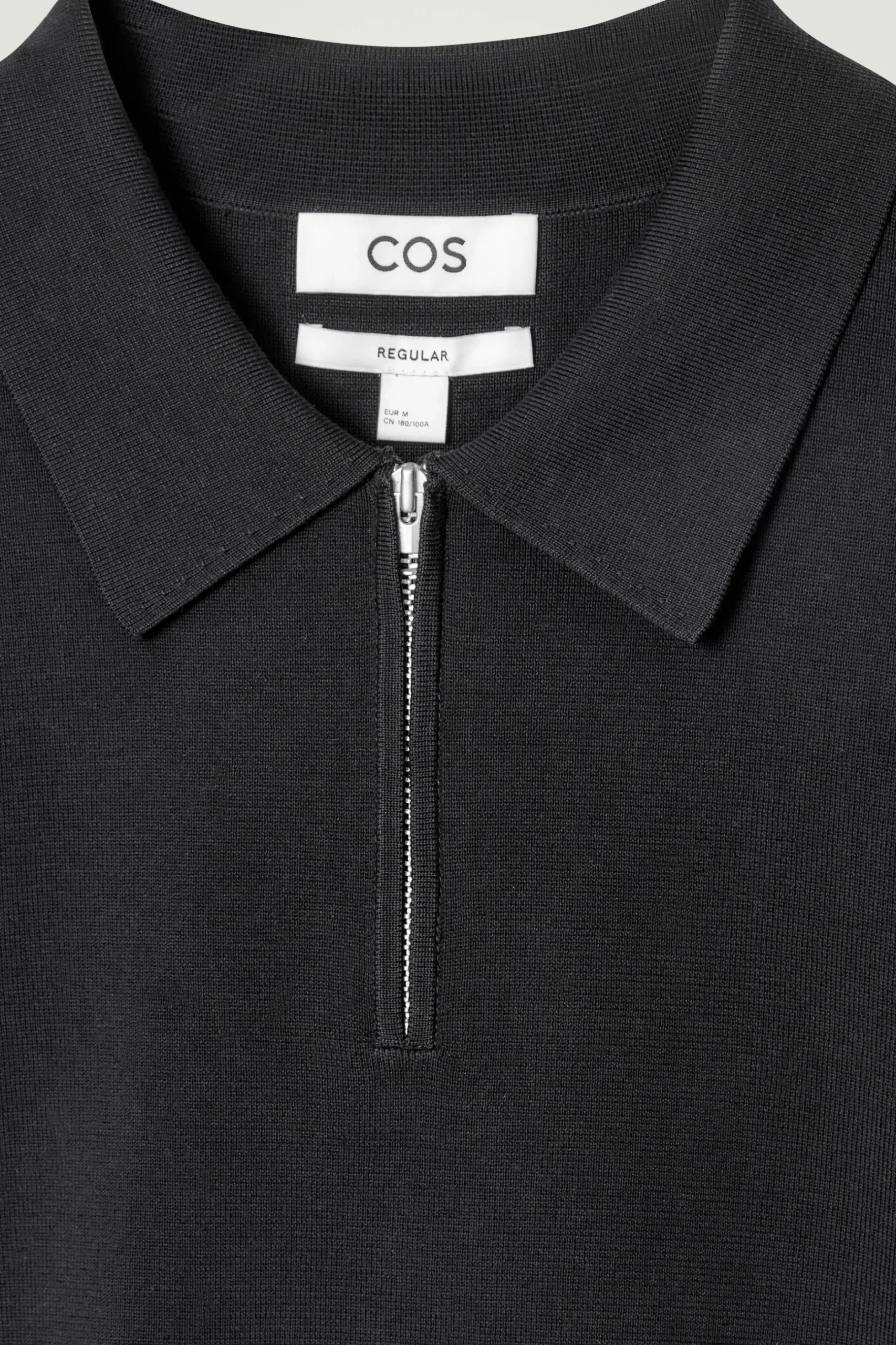 Best COS DZIANINOWA KOSZULKA POLO Z ZAMKIEM Czarny
