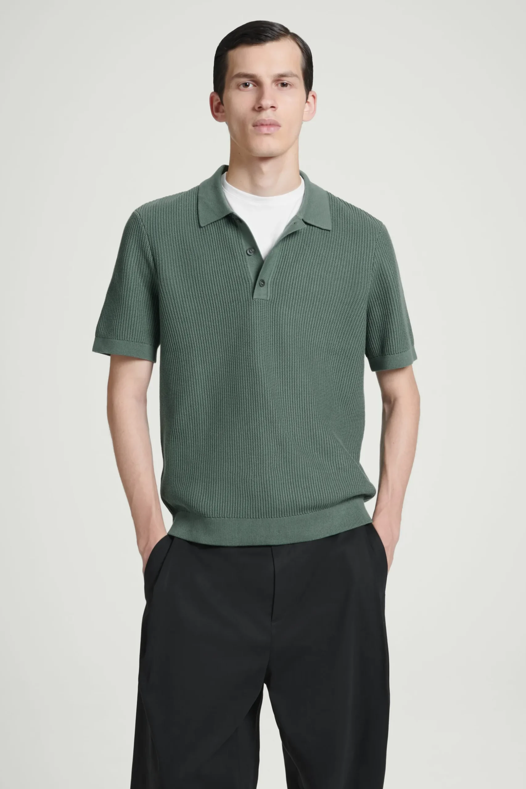 Fashion COS DZIANINOWY TOP POLO O STRUKTURALNEJ POWIERZCHNI Zielony