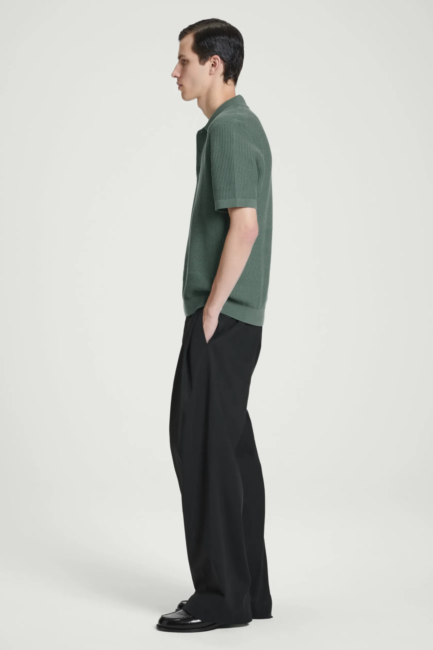 Fashion COS DZIANINOWY TOP POLO O STRUKTURALNEJ POWIERZCHNI Zielony