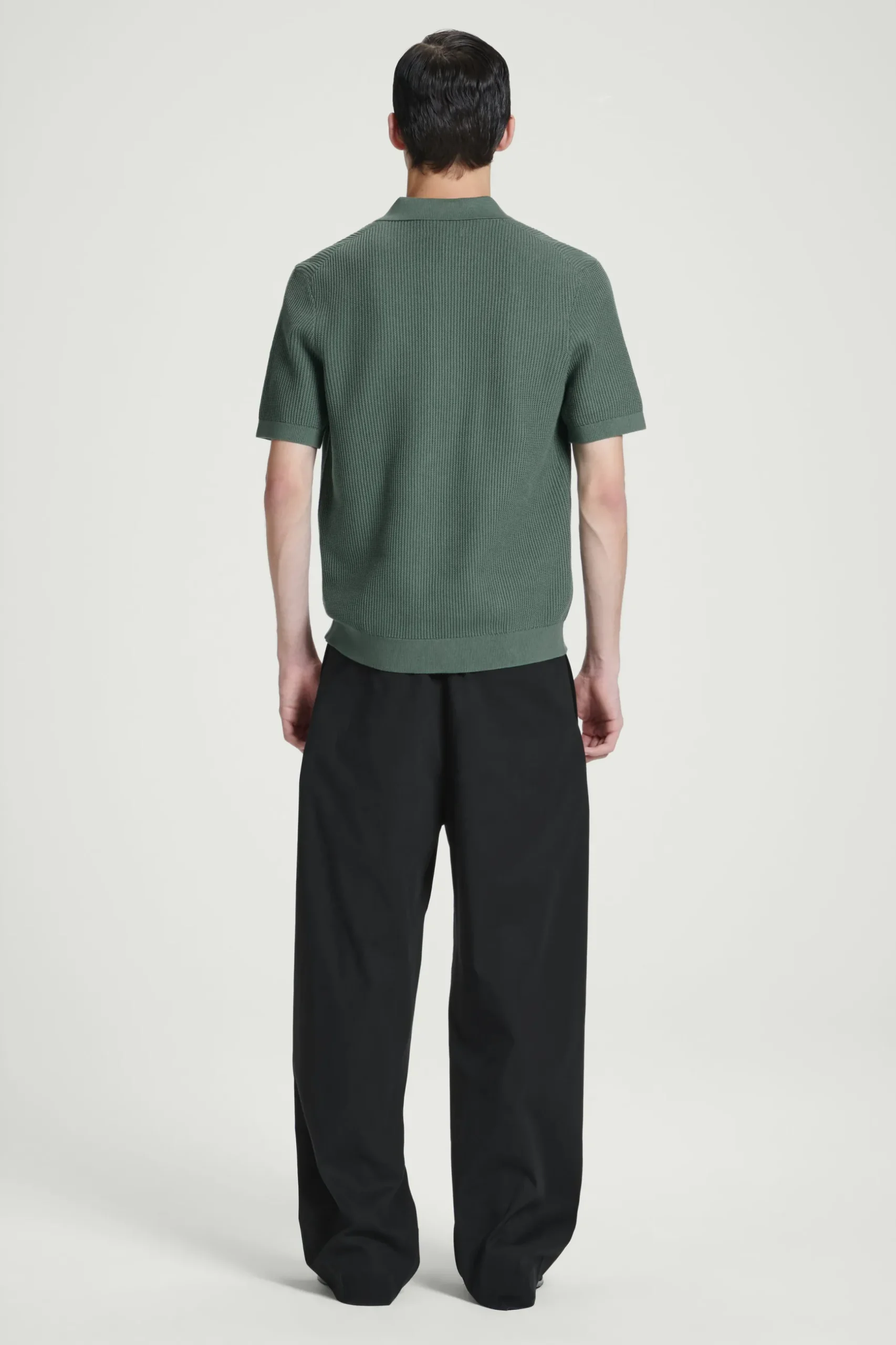 Fashion COS DZIANINOWY TOP POLO O STRUKTURALNEJ POWIERZCHNI Zielony