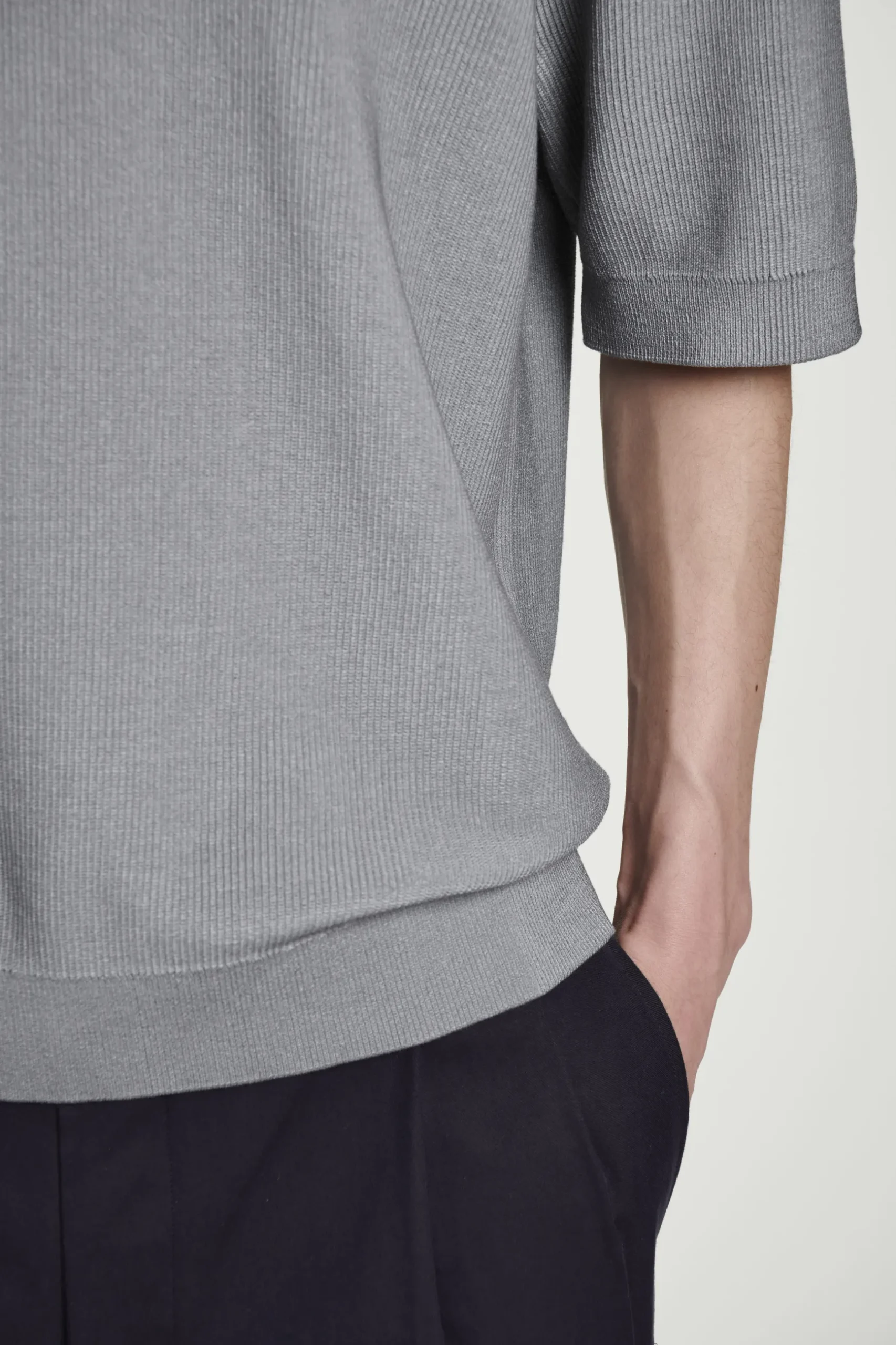Best COS DZIANINOWY T-SHIRT O LUŹNYM KROJU Szary