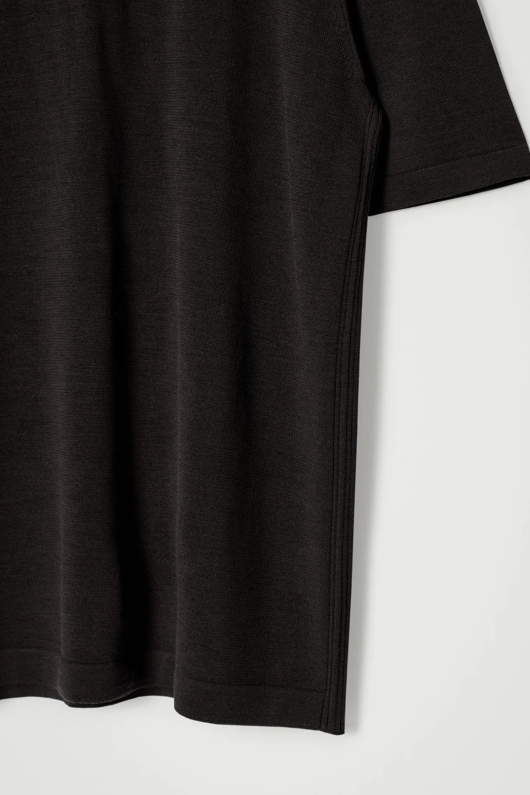 Online COS DZIANINOWY T-SHIRT Z WEŁNY I JEDWABIU Czekoladowy