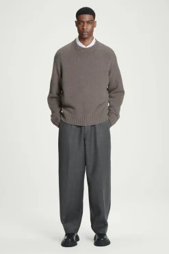 Sale COS GRUBY SWETER Z CZYSTEGO KASZMIRU Beżowy