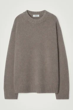 Sale COS GRUBY SWETER Z CZYSTEGO KASZMIRU Beżowy