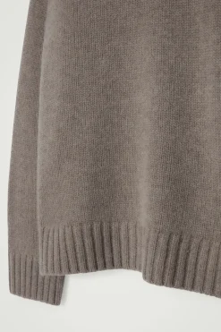 Sale COS GRUBY SWETER Z CZYSTEGO KASZMIRU Beżowy