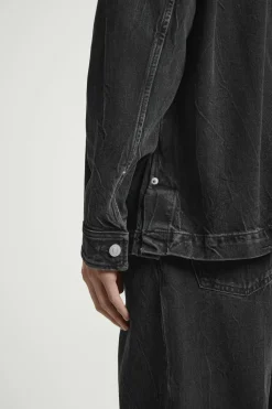 Outlet COS JEANSOWA KOSZULA WIERZCHNIA O LUŹNYM KROJU Czarnyzefektemgniecenia