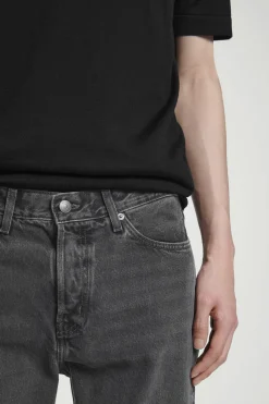 Sale COS JEANSY „PILLAR” ZE ZWĘŻANYMI NOGAWKAMI Wyblakłyczarny