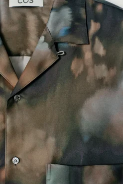 Clearance COS JEDWABNA KOSZULA Z KOŁNIERZYKIEM KUBAŃSKIM Motywkwiatowy