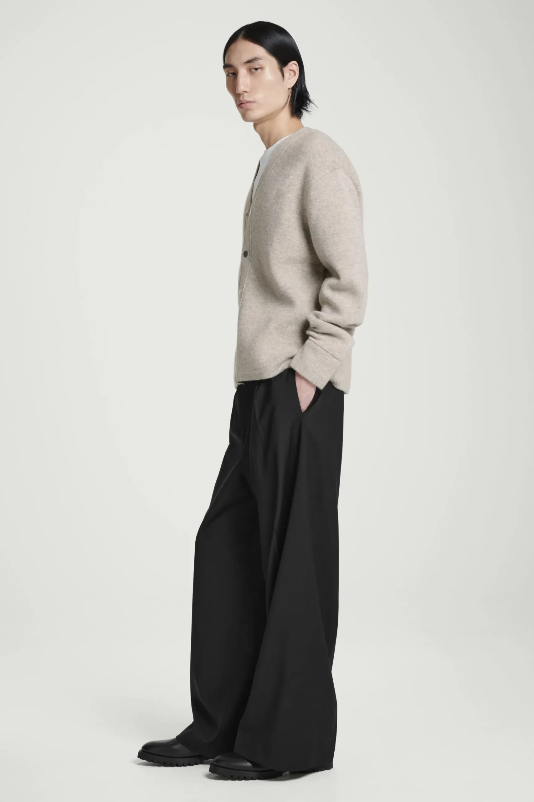 Fashion COS KARDIGAN Z DWUSTRONNEJ MIESZANKI Z WEŁNĄ Brązowoszary