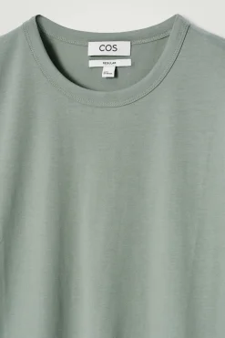 New COS KLASYCZNY T-SHIRT ZE SZCZOTKOWANEJ BAWEŁNY Przytłumionazieleń