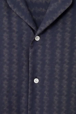 Clearance COS KOSZULA Z BAWEŁNĄ W ZYGZAKOWATY WZÓR – RELAXED FIT Granatowy