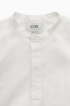 Online COS KOSZULA Z KOŁNIERZYKIEM GRANDAD – RELAXED FIT Biały