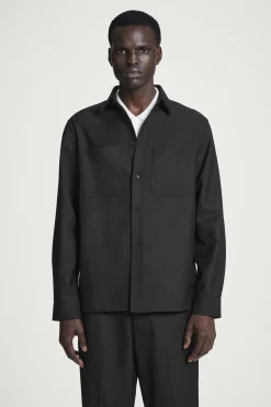 Fashion COS KOSZULA Z MIESZANKI Z WEŁNĄ – RELAXED FIT Czarny