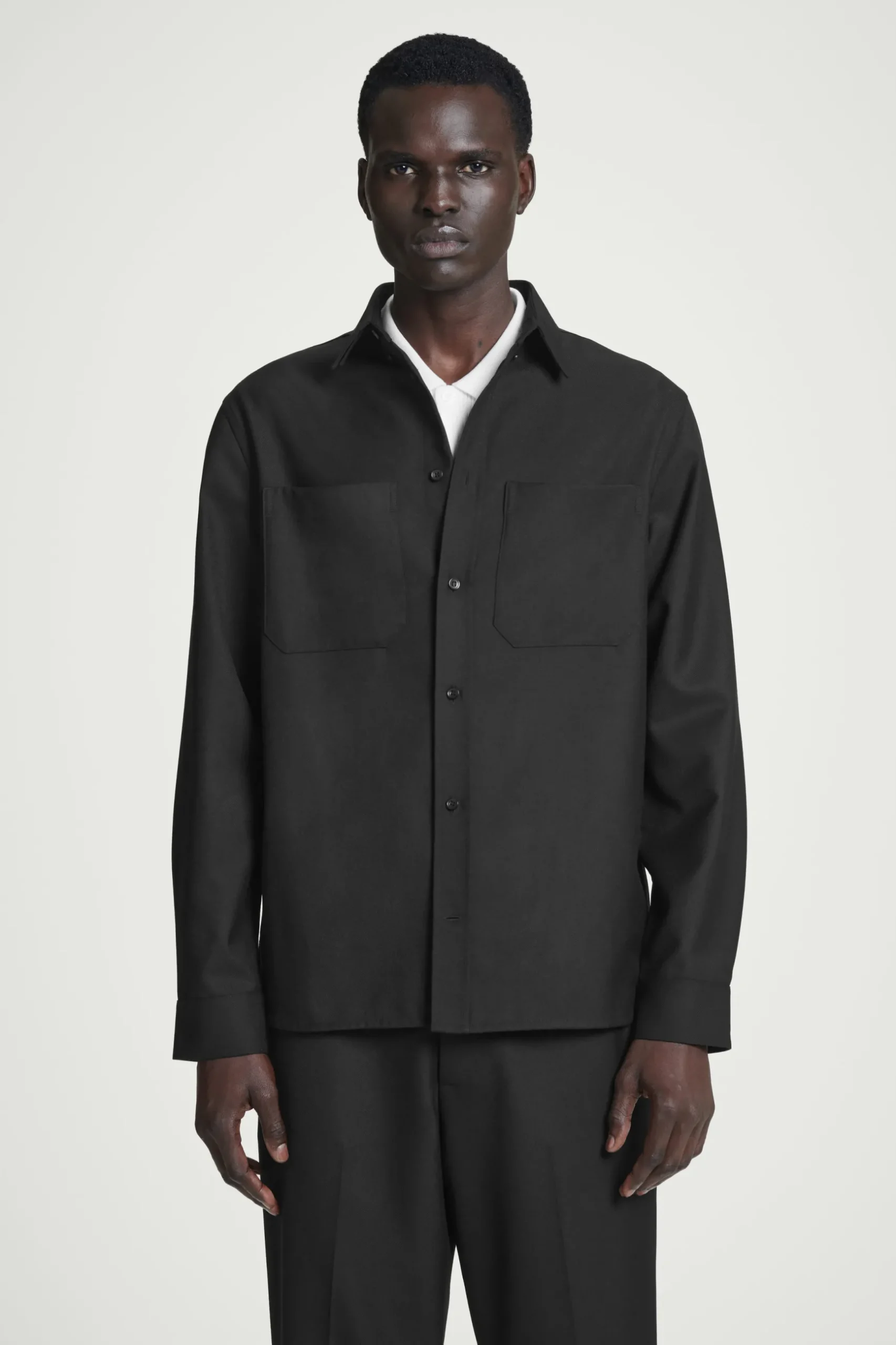 Fashion COS KOSZULA Z MIESZANKI Z WEŁNĄ – RELAXED FIT Czarny