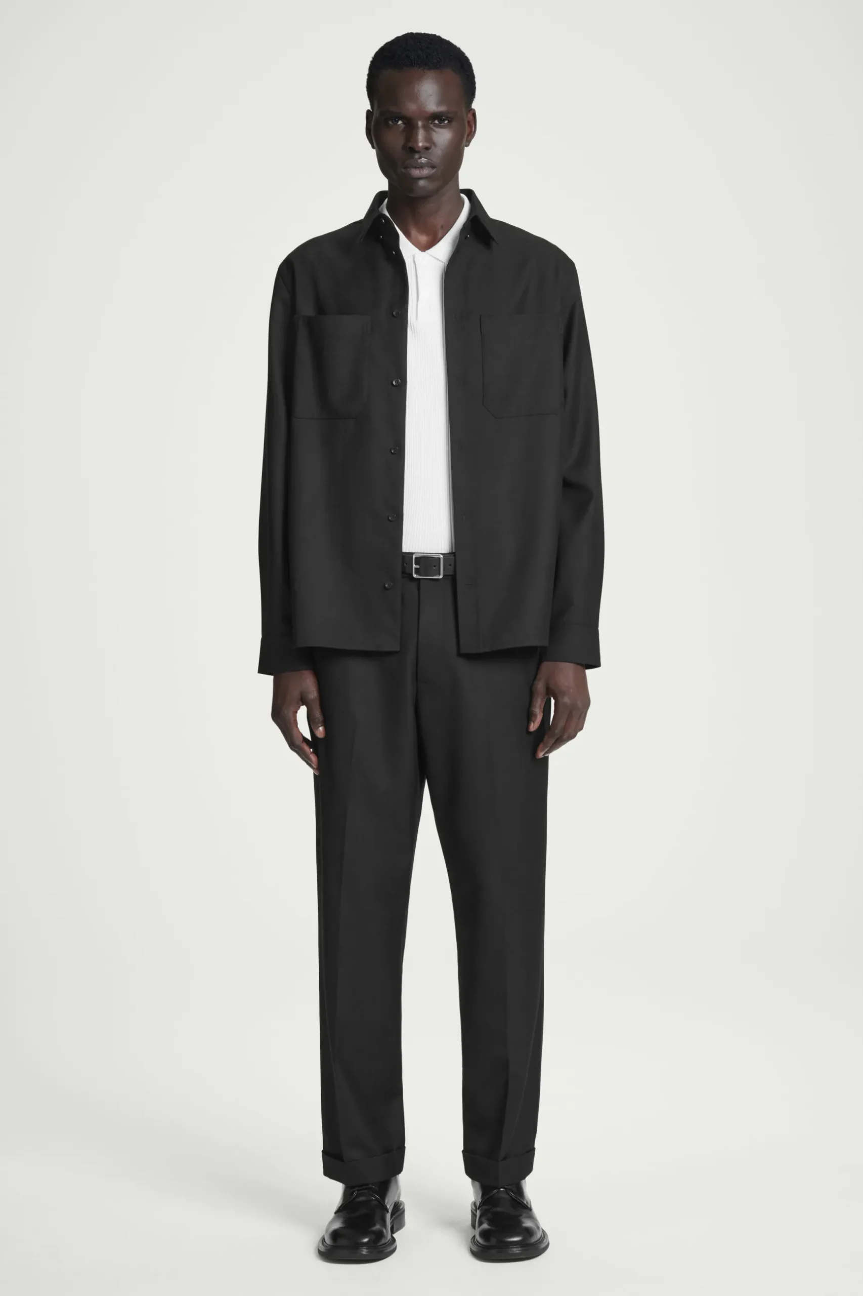Fashion COS KOSZULA Z MIESZANKI Z WEŁNĄ – RELAXED FIT Czarny