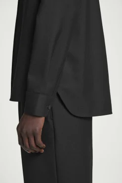 Fashion COS KOSZULA Z MIESZANKI Z WEŁNĄ – RELAXED FIT Czarny