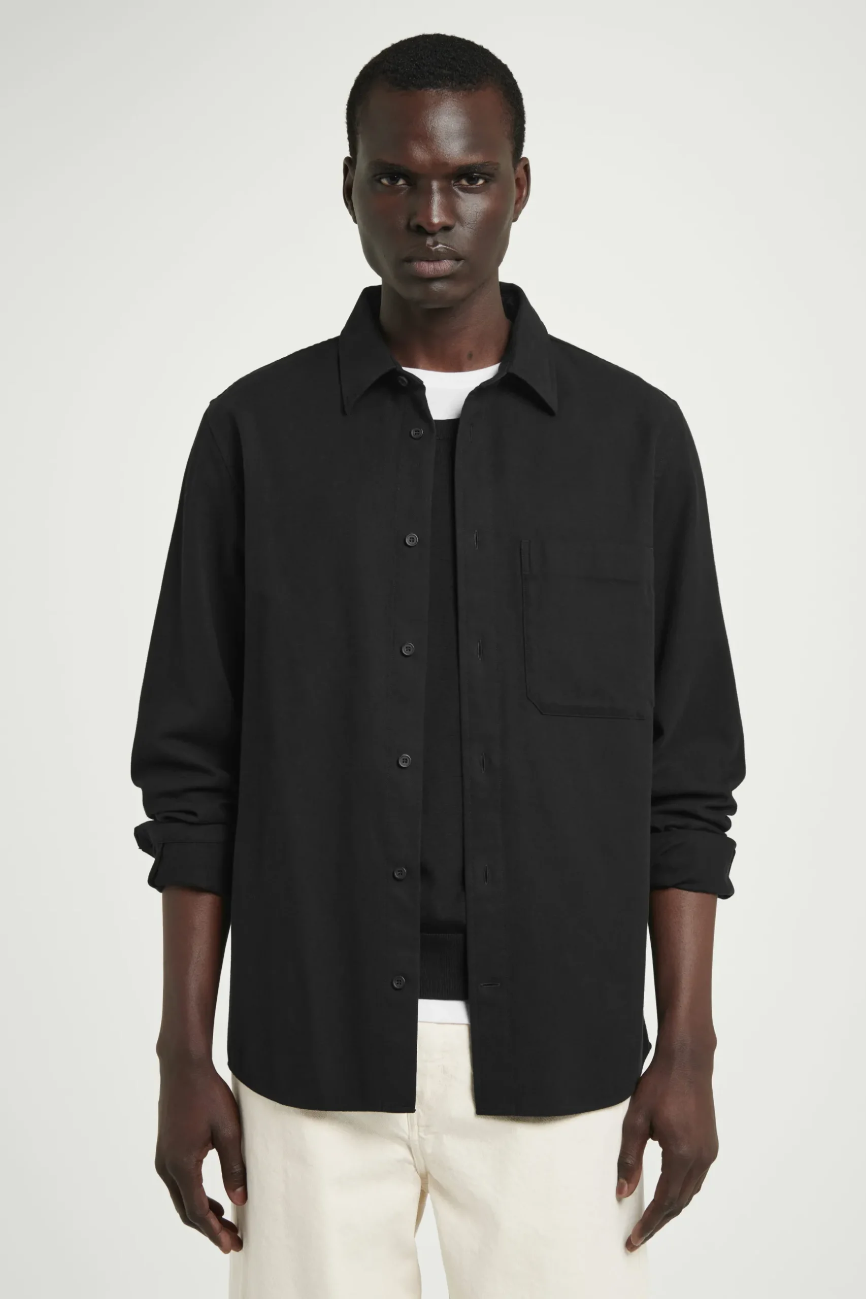 Best COS KOSZULA ZE SZCZOTKOWANEGO MATERIAŁU – RELAXED FIT Czarny