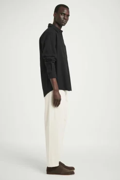 Best COS KOSZULA ZE SZCZOTKOWANEGO MATERIAŁU – RELAXED FIT Czarny