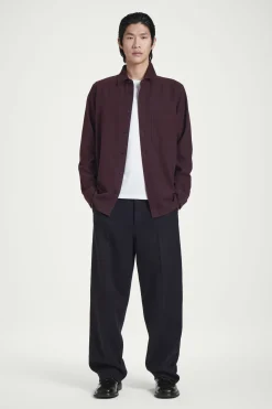 New COS KOSZULA ZE SZCZOTKOWANEGO MATERIAŁU – RELAXED FIT Burgundowy