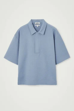Best COS KOSZULKA POLO Z BAWEŁNY SEERSUCKER Jasnoniebieski