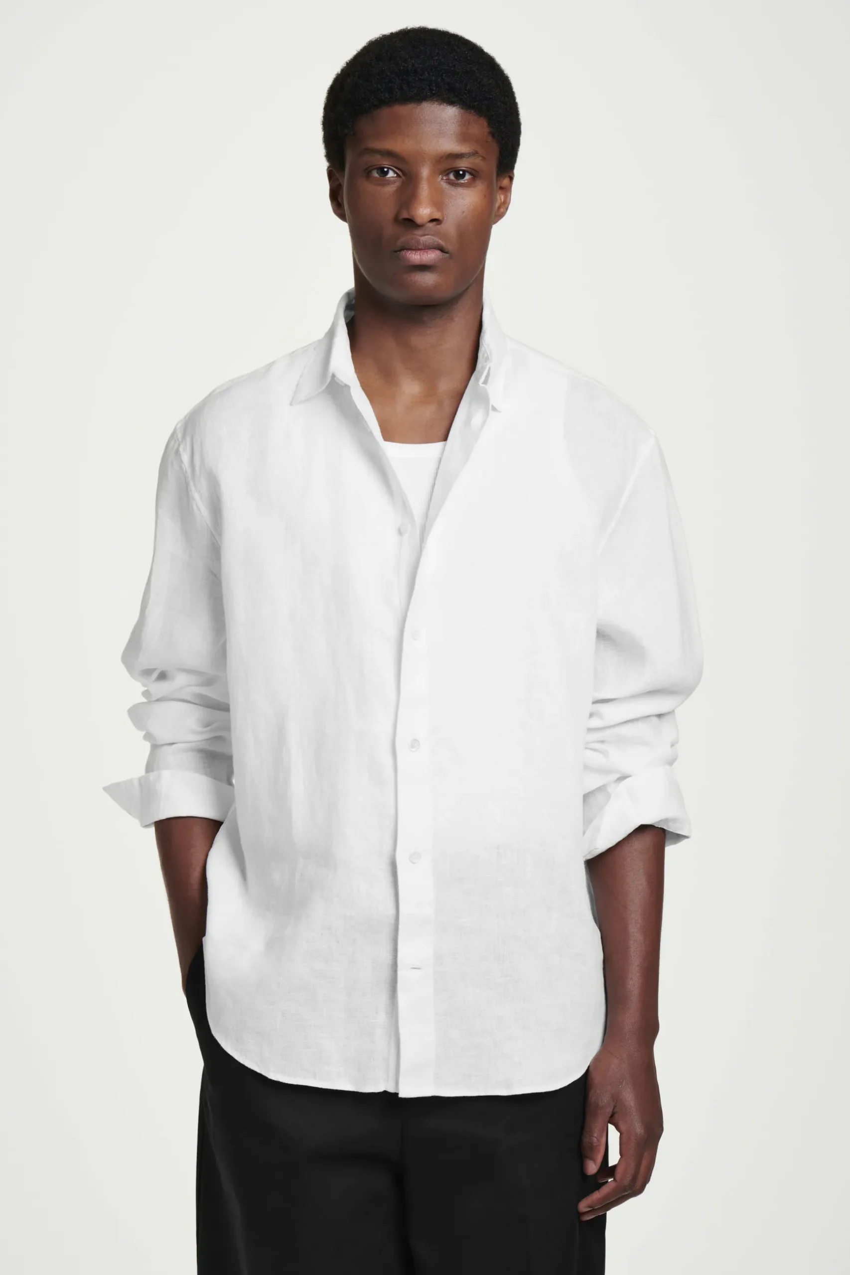 New COS LNIANA KOSZULA Z DŁUGIM RĘKAWEM – RELAXED FIT Biały