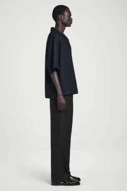 Fashion COS LNIANA KOSZULA Z OTWARTYM KOŁNIERZYKIEM Granatowy