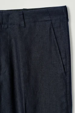 Outlet COS LNIANE SPODNIE ZE ZWĘŻANYMI NOGAWKAMI Granatowy