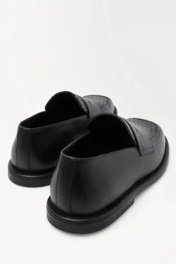 Hot COS LOAFERSY Z PERFOROWANEJ SKÓRY Czarny