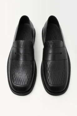 Hot COS LOAFERSY Z PERFOROWANEJ SKÓRY Czarny