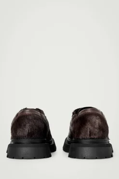 Discount COS MASYWNE BUTY TYPU DERBY ZE SKÓRY Z WŁOSIEM Brązowy