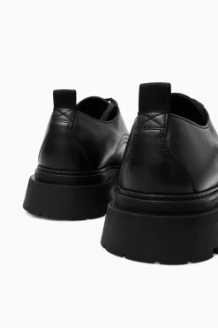 Fashion COS MASYWNE SKÓRZANE BUTY TYPU DERBY Czarny