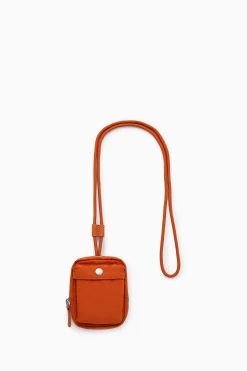 Online COS MINI SASZETKA CROSSBODY – NYLON Czerwony