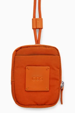 Online COS MINI SASZETKA CROSSBODY – NYLON Czerwony