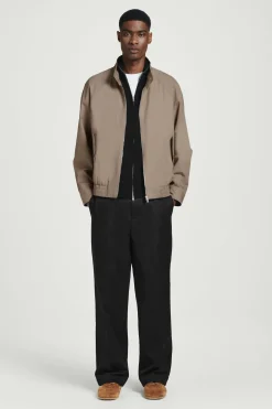 New COS MINIMALISTYCZNE BUTY SPORTOWE Z ZAMSZU Koniakowy