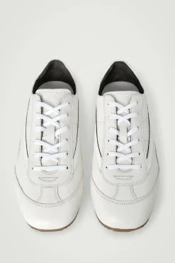 Hot COS MINIMALISTYCZNE BUTY SPORTOWE ZE SKÓRY Kredowy