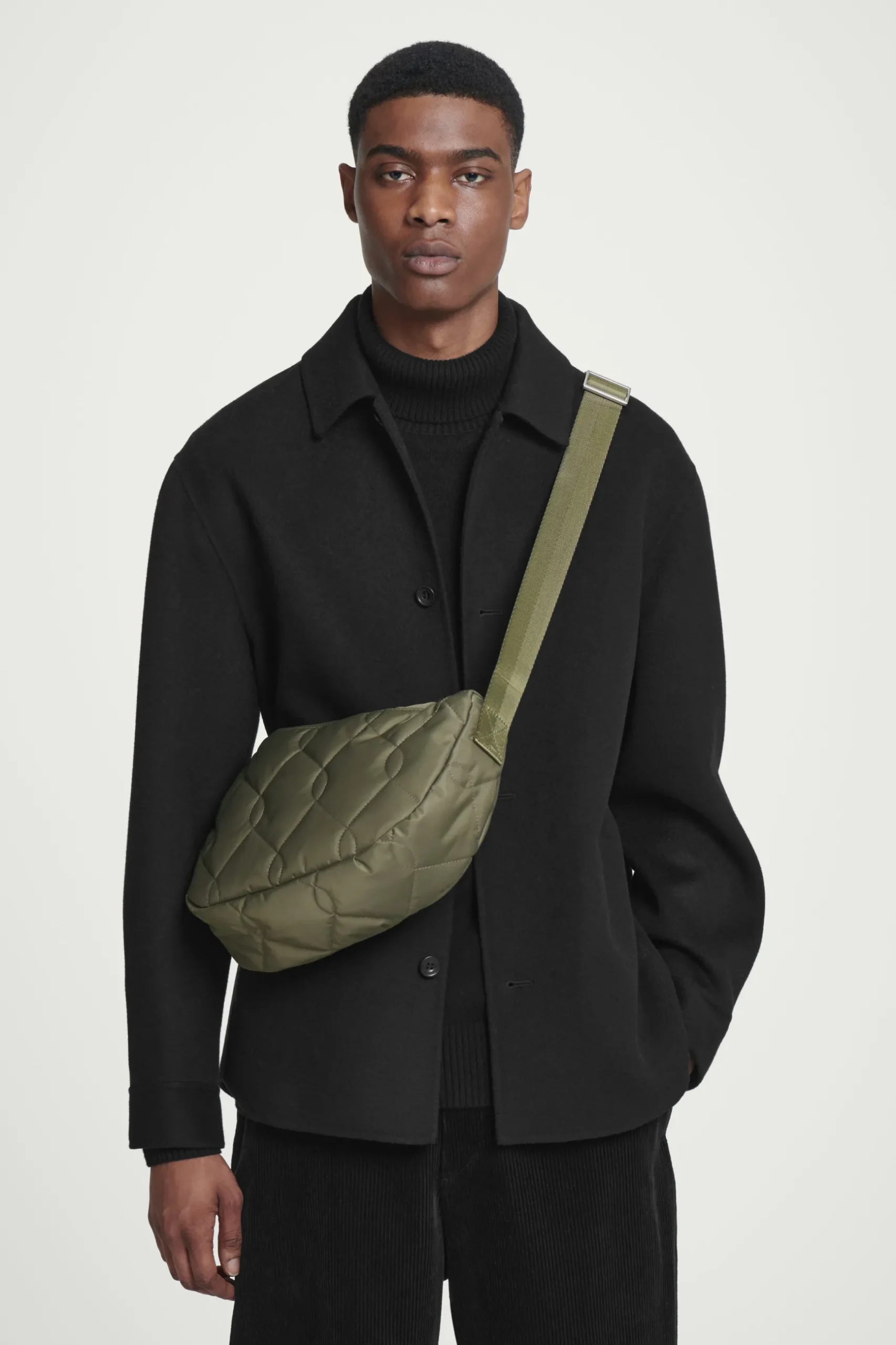 Best COS NYLONOWA PIKOWANA TORBA TYPU CROSSBODY Khaki