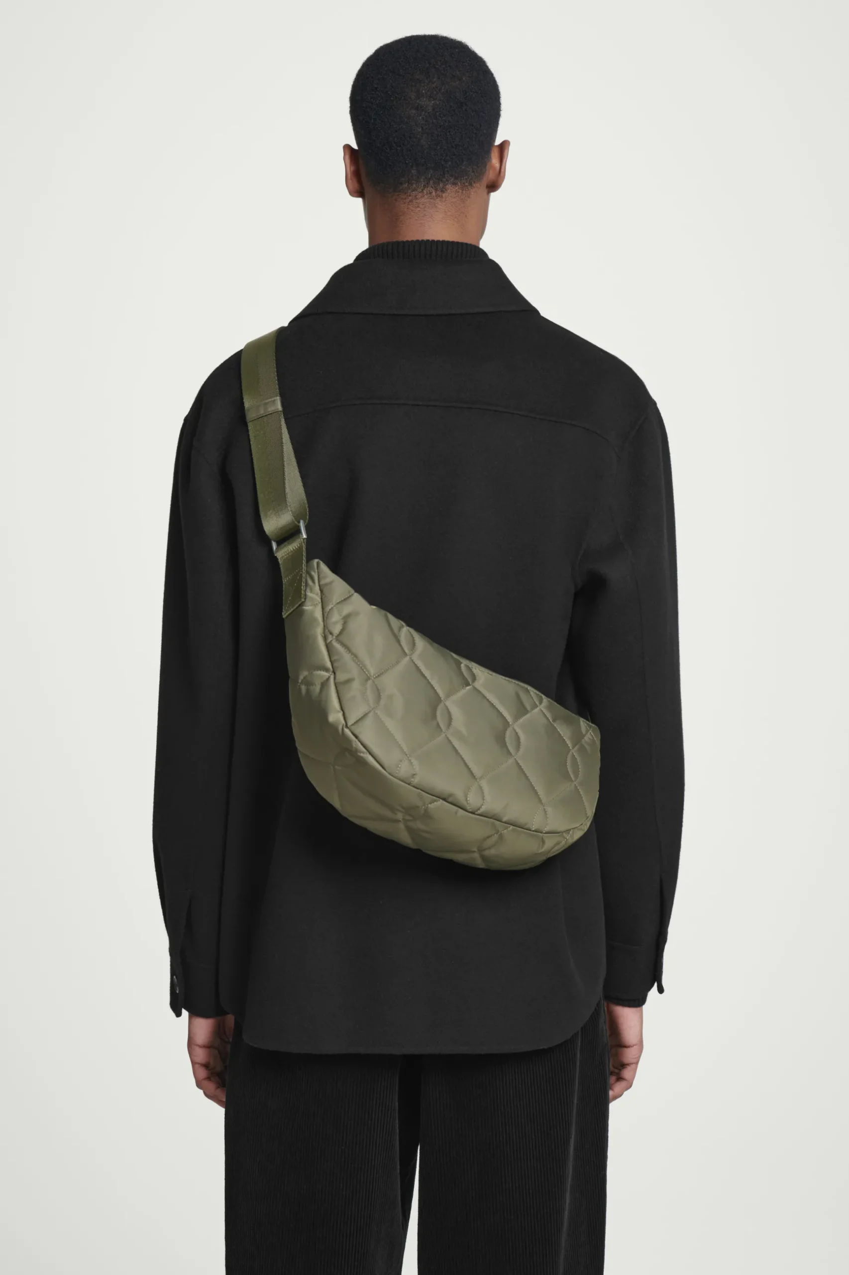 Best COS NYLONOWA PIKOWANA TORBA TYPU CROSSBODY Khaki