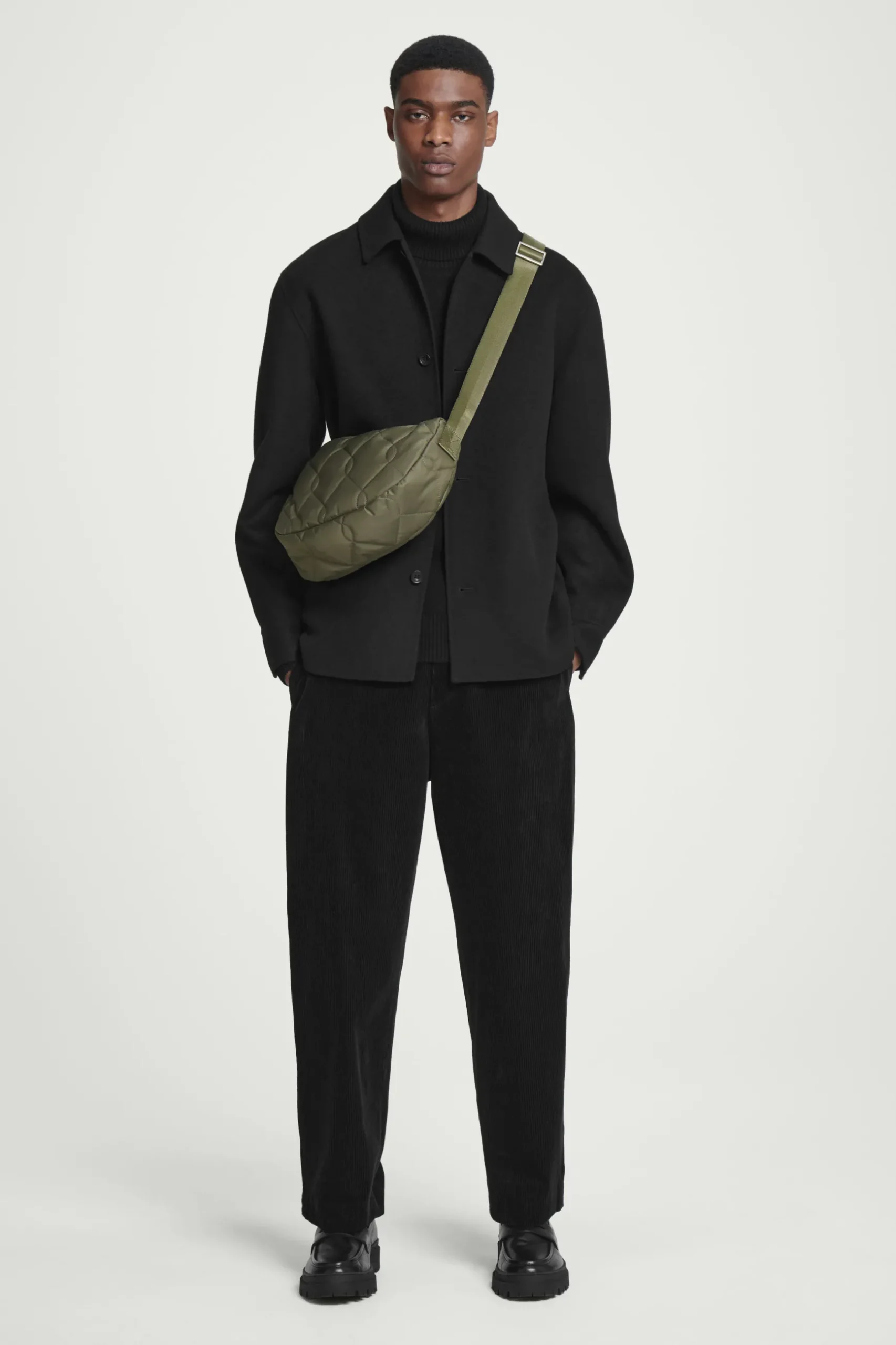 Best COS NYLONOWA PIKOWANA TORBA TYPU CROSSBODY Khaki