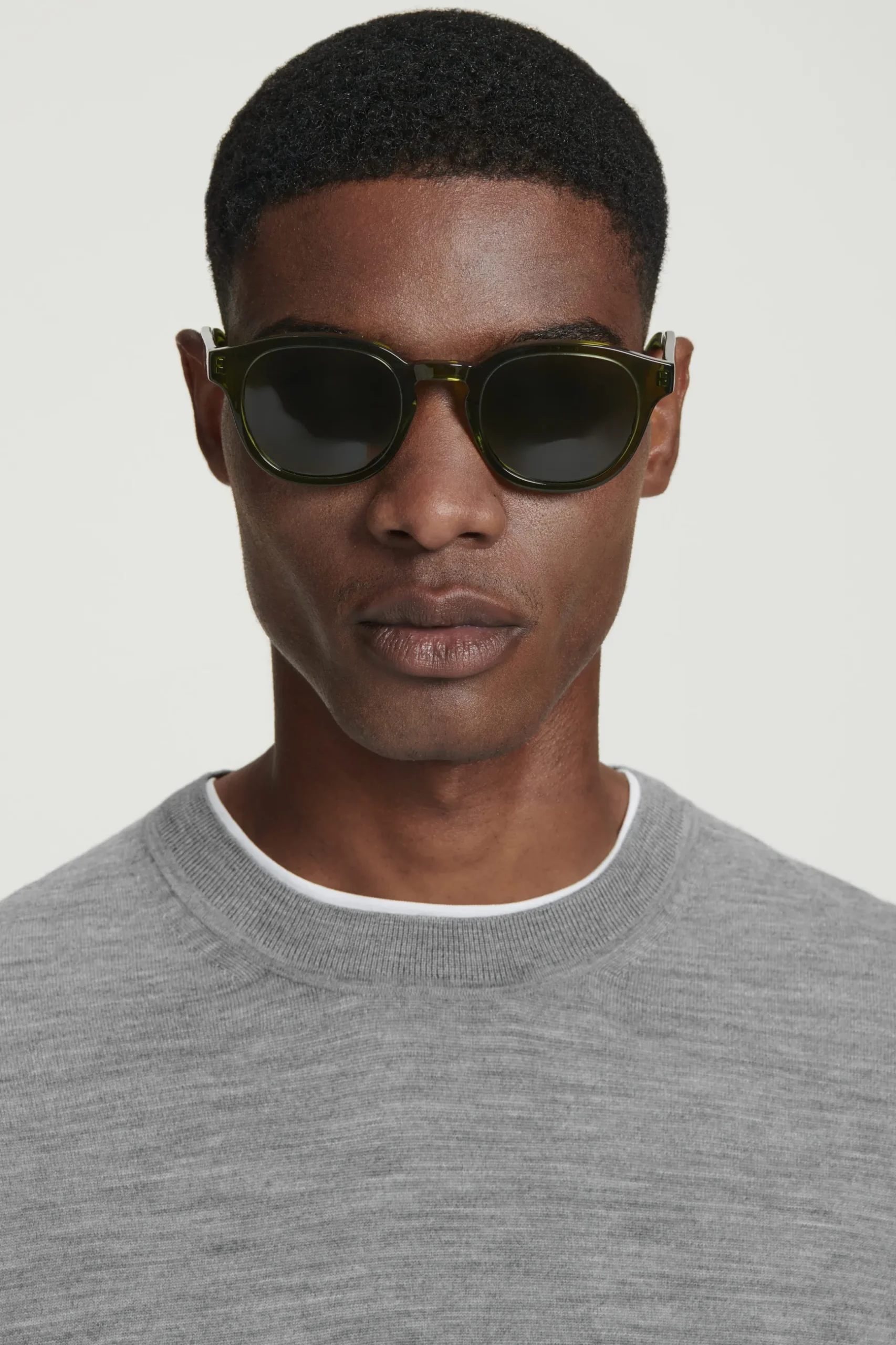 Fashion COS OKULARY PRZECIWSŁONECZNE Z OPRAWKAMI W KSZTAŁCIE D Zielony