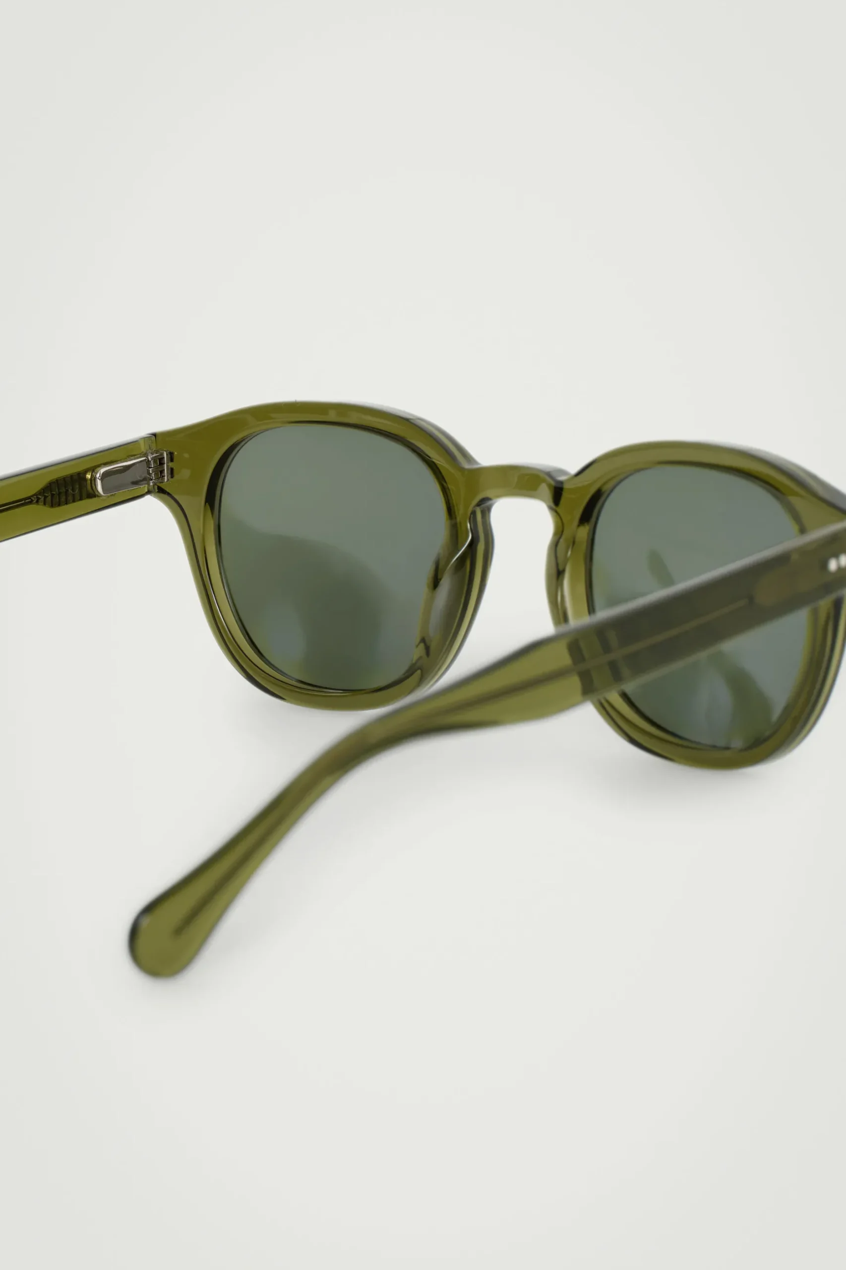 Fashion COS OKULARY PRZECIWSŁONECZNE Z OPRAWKAMI W KSZTAŁCIE D Zielony