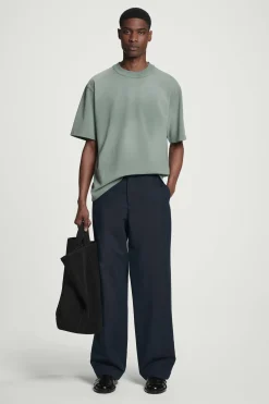 Sale COS OVERSIZE'OWY SPRANY T-SHIRT Z WYSOKIM DEKOLTEM Zielony