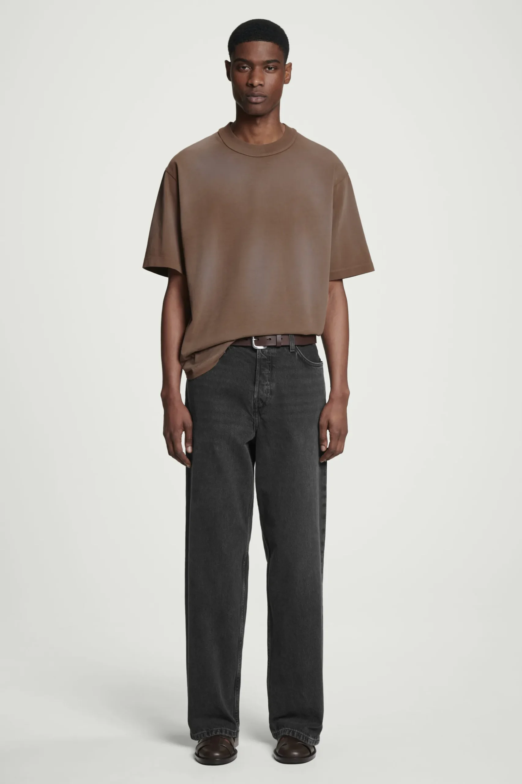 Clearance COS OVERSIZE'OWY SPRANY T-SHIRT Z WYSOKIM DEKOLTEM Brązowy