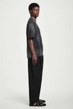 Best COS OVERSIZE'OWY SPRANY T-SHIRT Z WYSOKIM DEKOLTEM Czarny